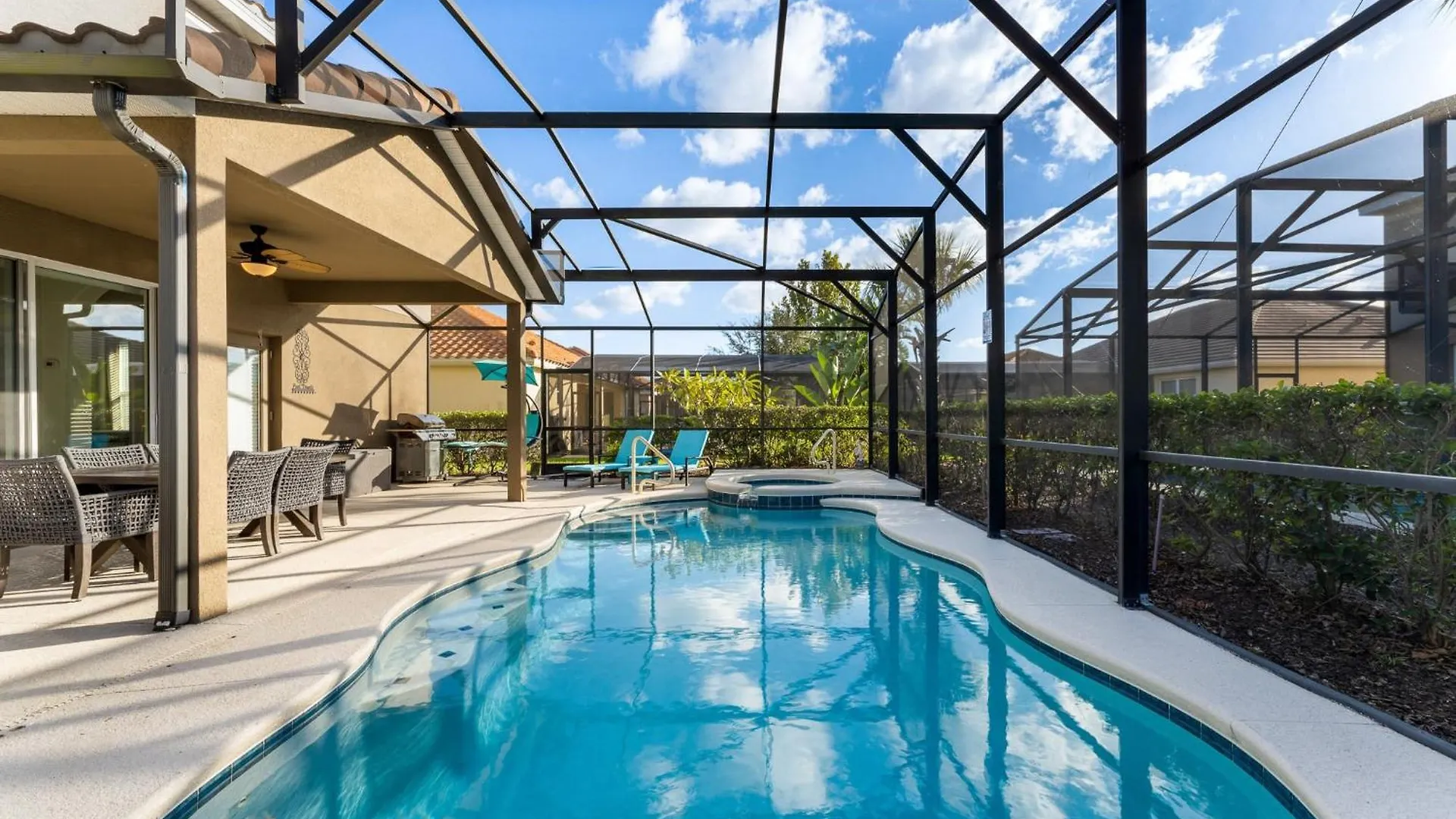 別荘 Heated Pool + Hot Tub + Lazy River + Game Room ダベンポート 米国