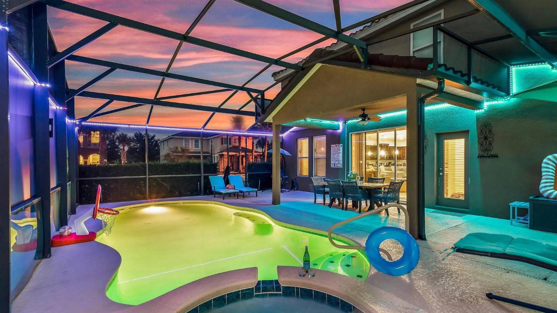 Heated Pool + Hot Tub + Lazy River + Game Room ダベンポート